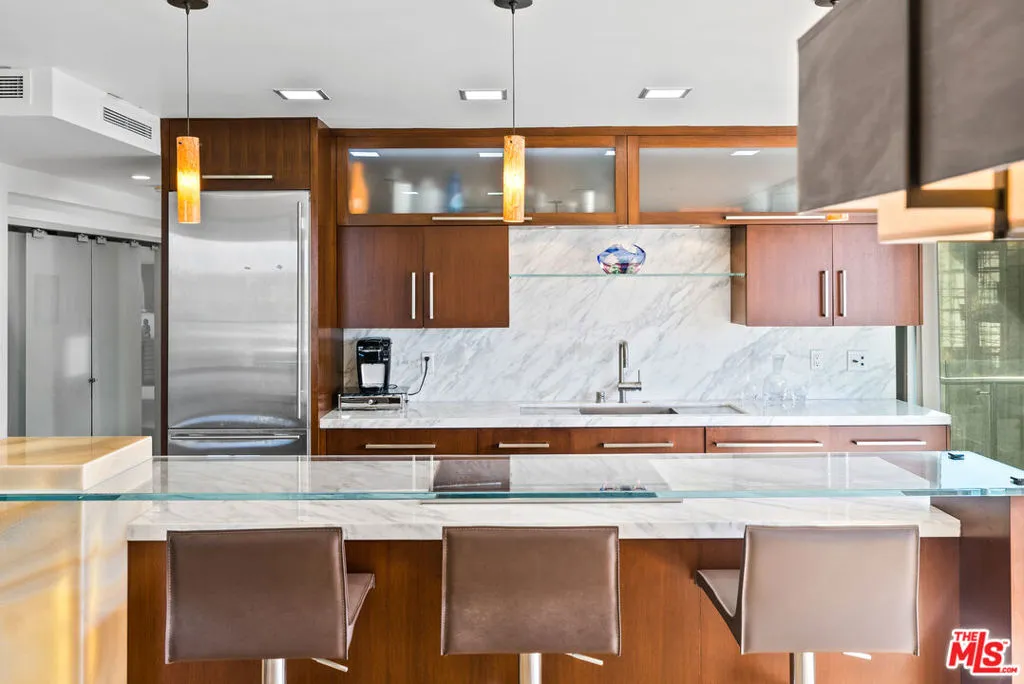 535 Ocean Avenue 8c, Santa Monica, California 90402 home-pic-4